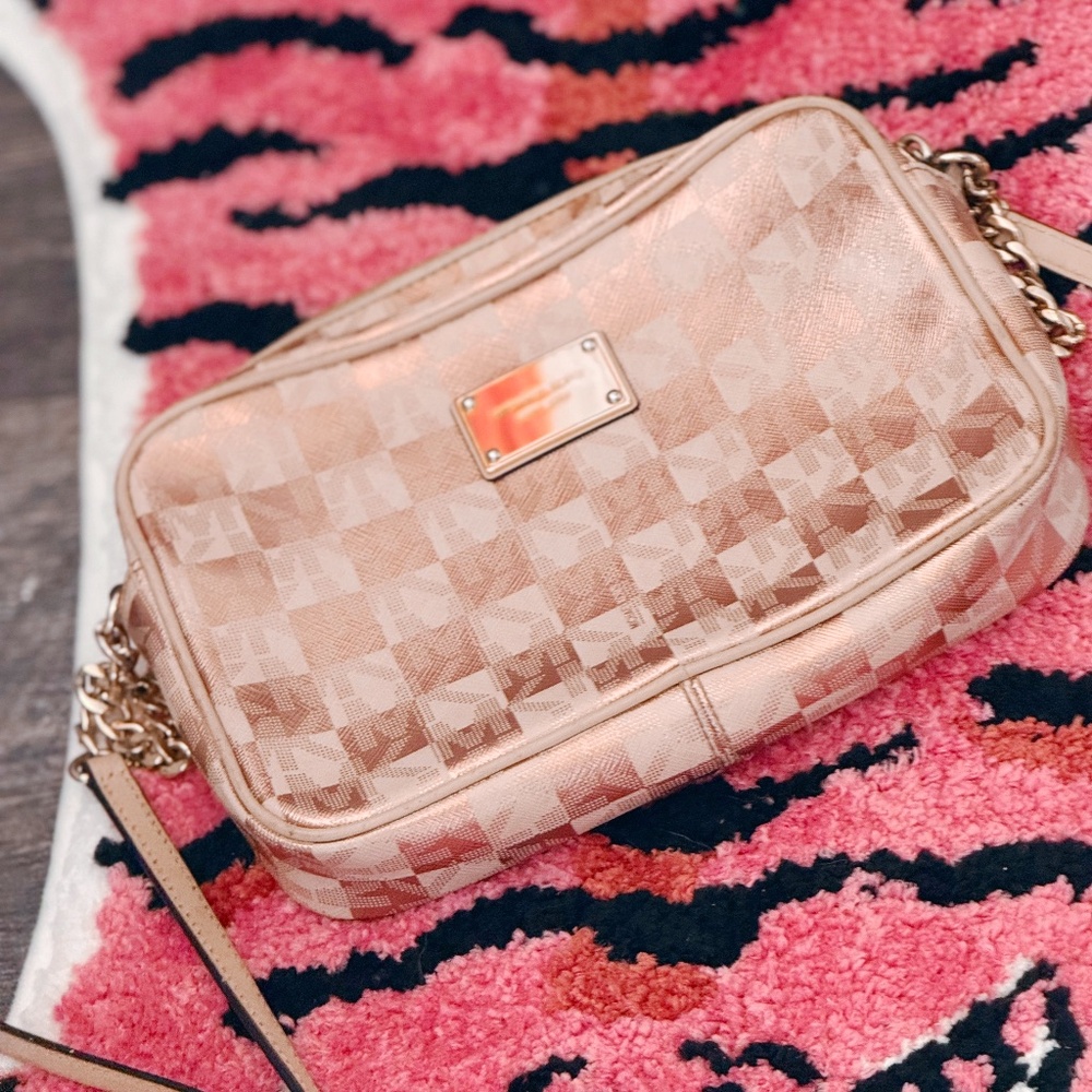 Micheal Kors Rose Gold Crossbody